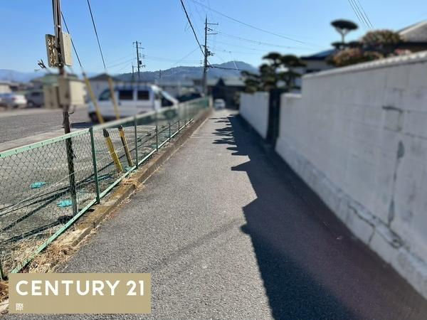 岩出市中迫　土地の前面道路含む現地写真