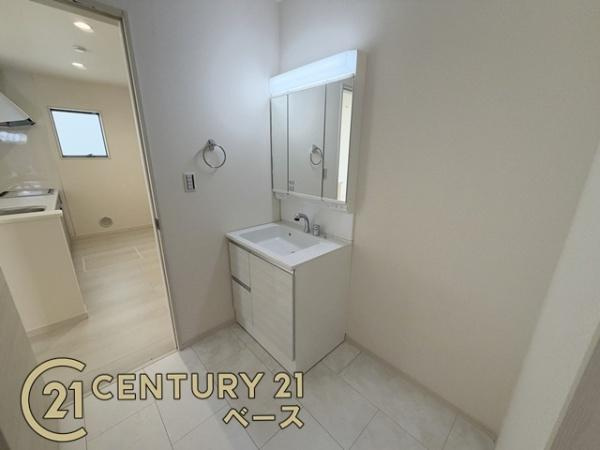 リーブルガーデン小泉町 １号棟 ／新築一戸建の内観：施工例|■日当たりのよい明るい雰囲気の洋室です！■