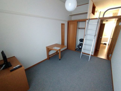 【居間・リビング】 | レオパレスみらいⅡ | 1階はフローリング仕様です。