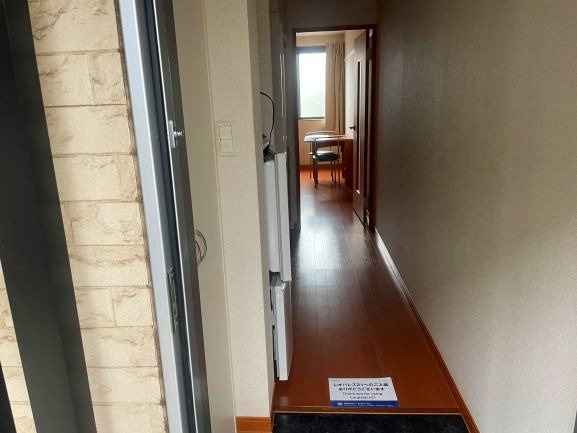 レオパレスＯＫＥＹＡの玄関