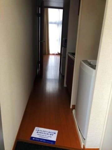 レオパレスディアコートの玄関