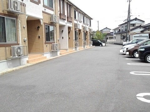 ル・ボナールの駐車場