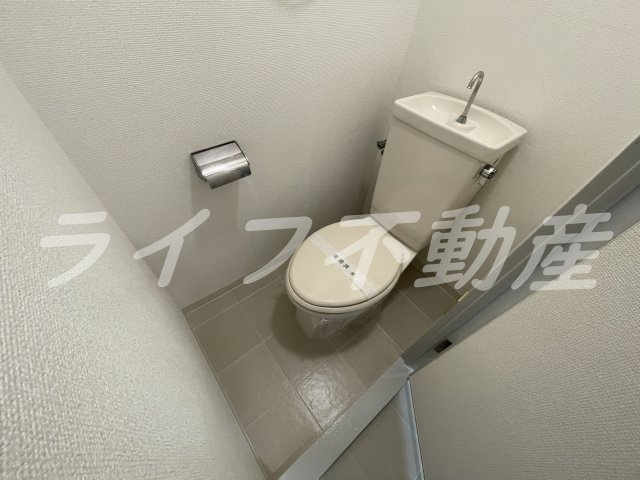エトワールハイム川本のトイレ|落ち着いた色調のトイレです