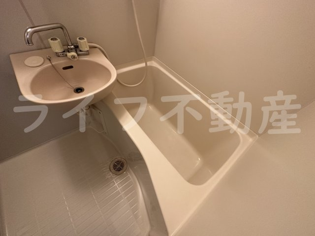 ランドハウスの浴室|コンパクトで使いやすいお風呂です