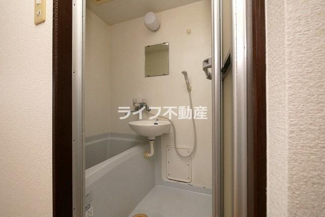 インターナショナル玉造のシャワールーム|落ち着いた空間のシャワールームです