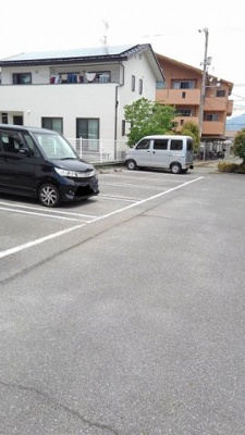 【駐車場】 | アヴェニール | 駐車場です