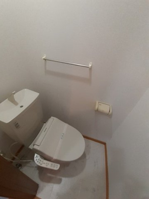 【トイレ】 | アヴェニール | 落ち着いた色調のトイレです