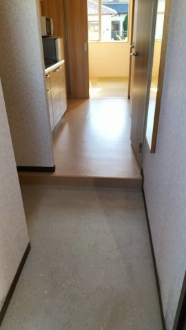 広野ハイツ のエントランス|玄関からの導線