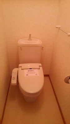 【トイレ】 | シュルマンドミール | 落ち着いた色調のトイレです
