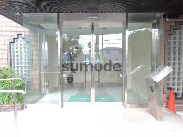 高槻市西真上１丁目の賃貸マンションのエントランス