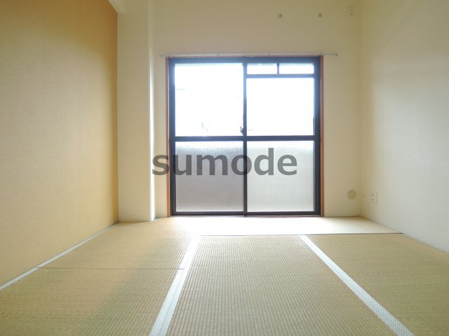 高槻市西真上１丁目の賃貸マンションの和室