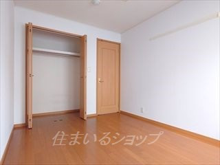 広島市安佐北区亀山４丁目のアパートの寝室|クローゼットあり