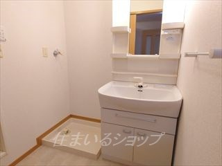 広島市安佐北区亀山４丁目のアパートの洗面所
