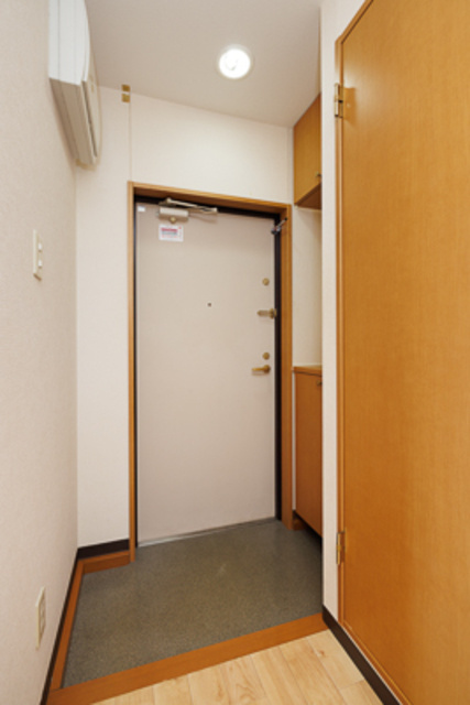 クレインハイムの玄関|※写真は同タイプ住戸です。
