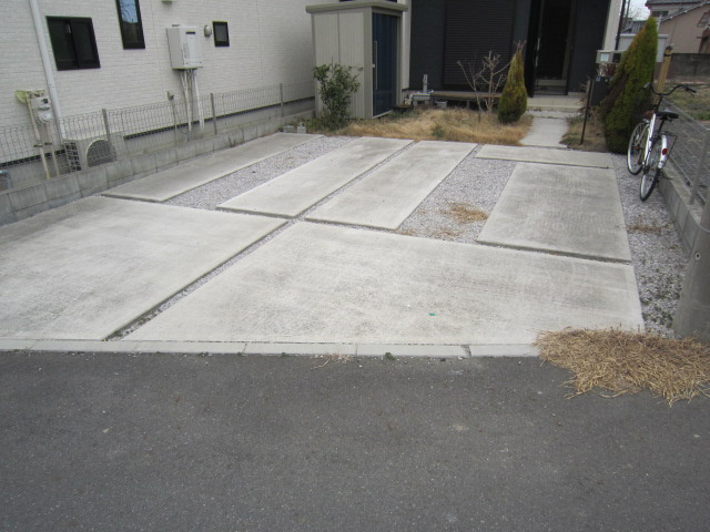 鴻巣市鎌塚５丁目の一戸建ての駐車場