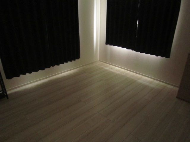 鴻巣市鎌塚５丁目の一戸建ての洋室