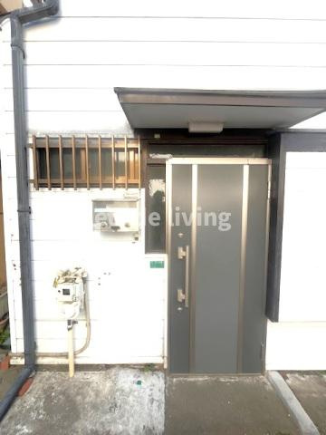 新座二丁目戸建のエントランス