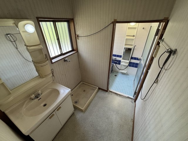 小牧市東２丁目　中古戸建の独立洗面台|朝の身支度には欠かせない独立洗面化粧台！