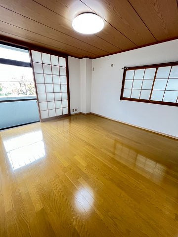 アイビースクエア南塚口の洋室|広々とした洋室です
