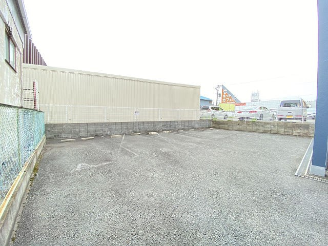 アイビースクエア南塚口の駐車場|駐車場に車を止められます