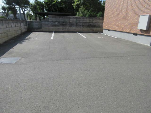 PEACE⑦の駐車場