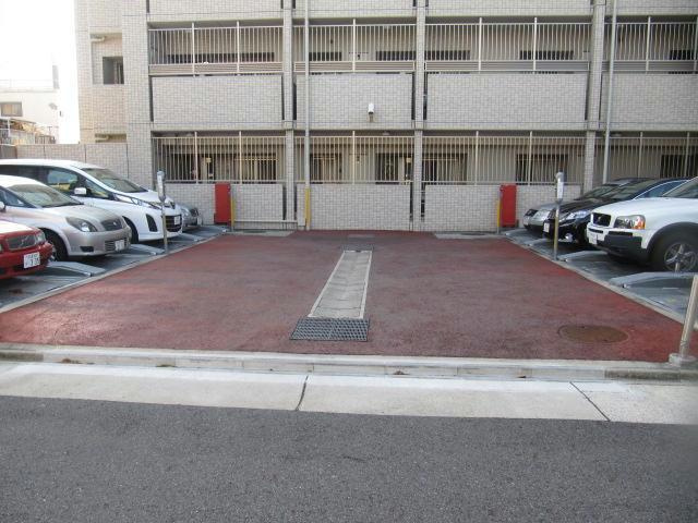 aLATO白壁東の駐車場