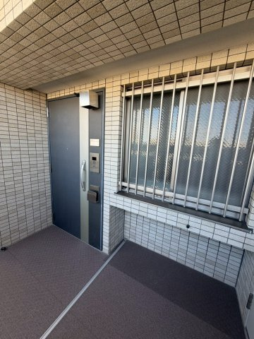 aLATO白壁東の玄関