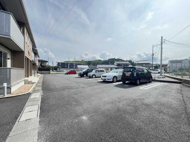 グランドゥール浜垣　Ｂの駐車場