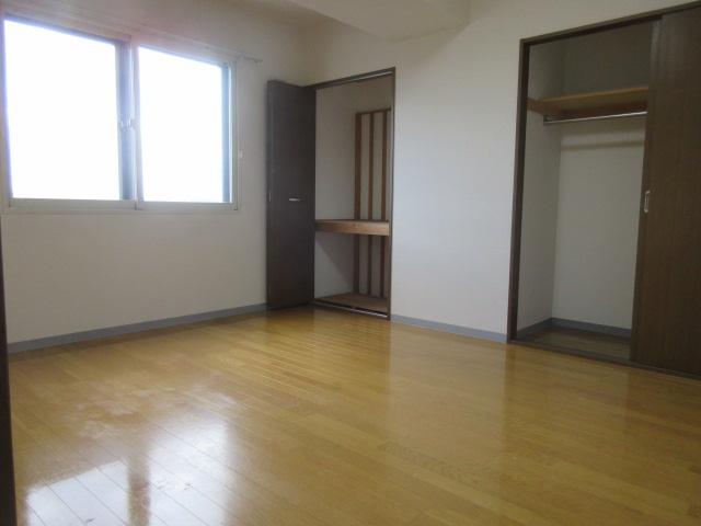 CENTER CTIY5の洋室