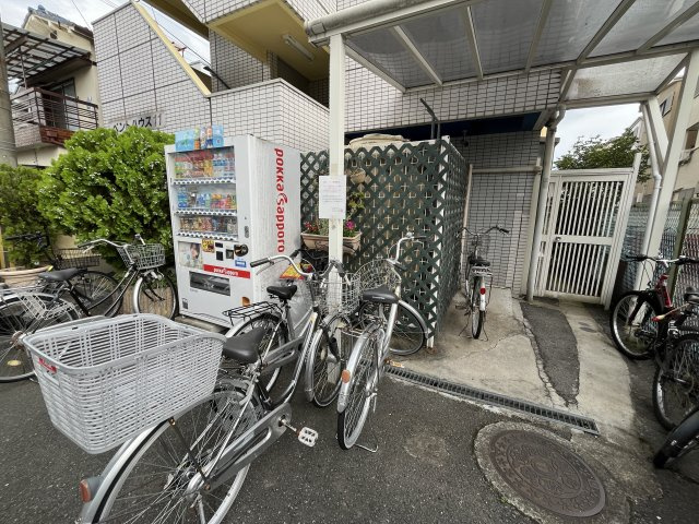 ペントハウス11の駐車場