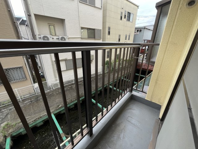 ペントハウス11のバルコニー|イメージとして同建物他部屋を表示しています