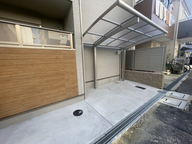 ミモザイズム上野口町の駐車場