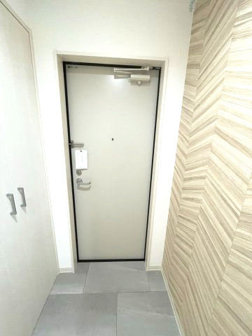 フォレストクリエオーレ上島町壱番館の玄関|イメージとして同マンション他部屋を表示しています