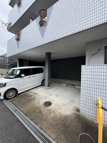 レスターテⅣの駐車場