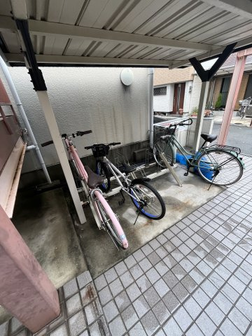 レスターテⅣの駐車場