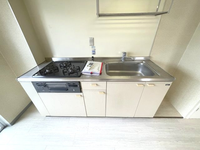 カルチェ・ダムールBのキッチン|イメージとして同建物他部屋を表示しています