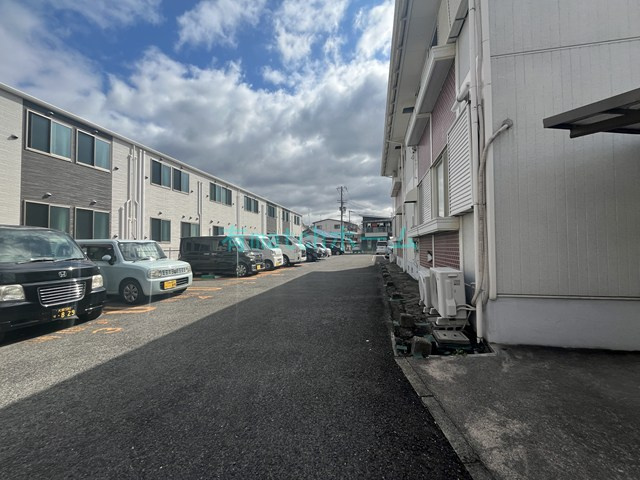 石橋ハイツの駐車場