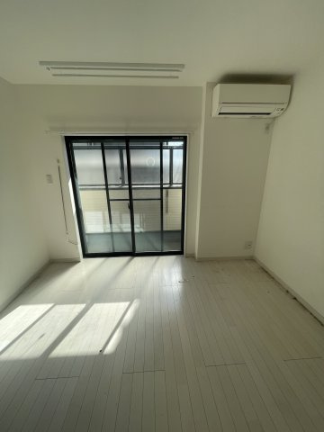 セレニティ八雲北町2丁目A棟の居間・リビング|イメージとして同マンション他部屋を表示しています