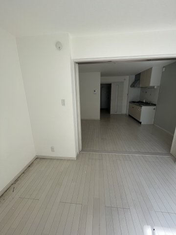セレニティ八雲北町2丁目A棟の居間・リビング|イメージとして同マンション他部屋を表示しています