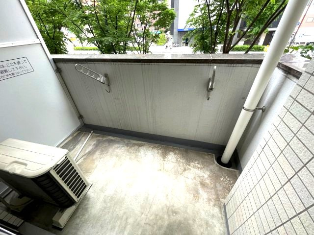 SWISS梅田東のバルコニー