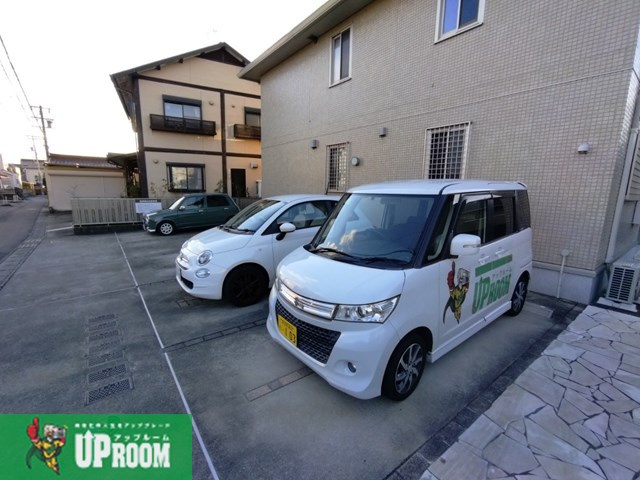 ベルクロシェットの駐車場