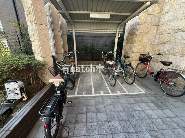 Lasante京橋の駐車場