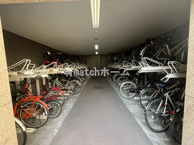 Lasante京橋の駐車場