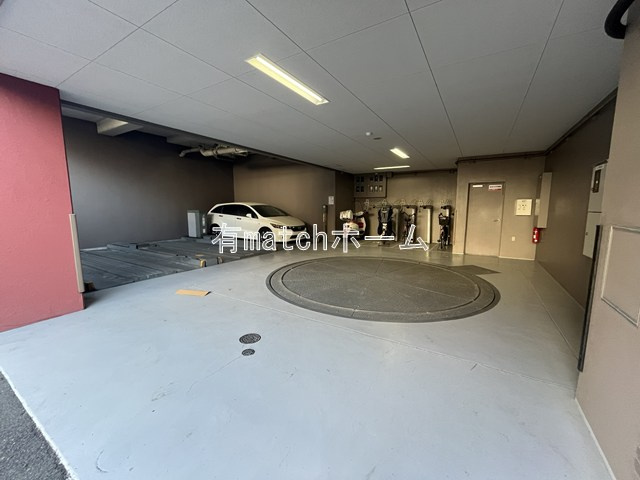 Lasante京橋の駐車場