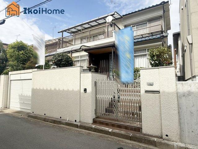 明石市魚住町金ケ崎　中古戸建のエントランス|～ご見学に関して～平日や夜間でもご案内可能。決まったお時間で身動きが取れない方も臨機応変に対応します