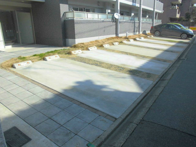 クロービアの駐車場