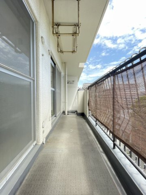 【バルコニー】 | GSハイム新大阪 | こちらの物件近くの教育施設や、スーパー・公園など、物件周辺の住環境を併せてご案内させて頂きます。ぜひ、現地での暮らしをイメージなさって下さい！