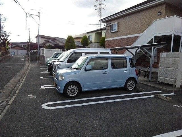 グリーンハウスの駐車場