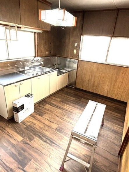 会津若松市 堤町（会津若松駅） 2階建 ５Ｋのキッチン