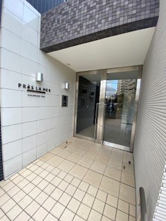 神戸市東灘区御影塚町３丁目の賃貸マンションのエントランス